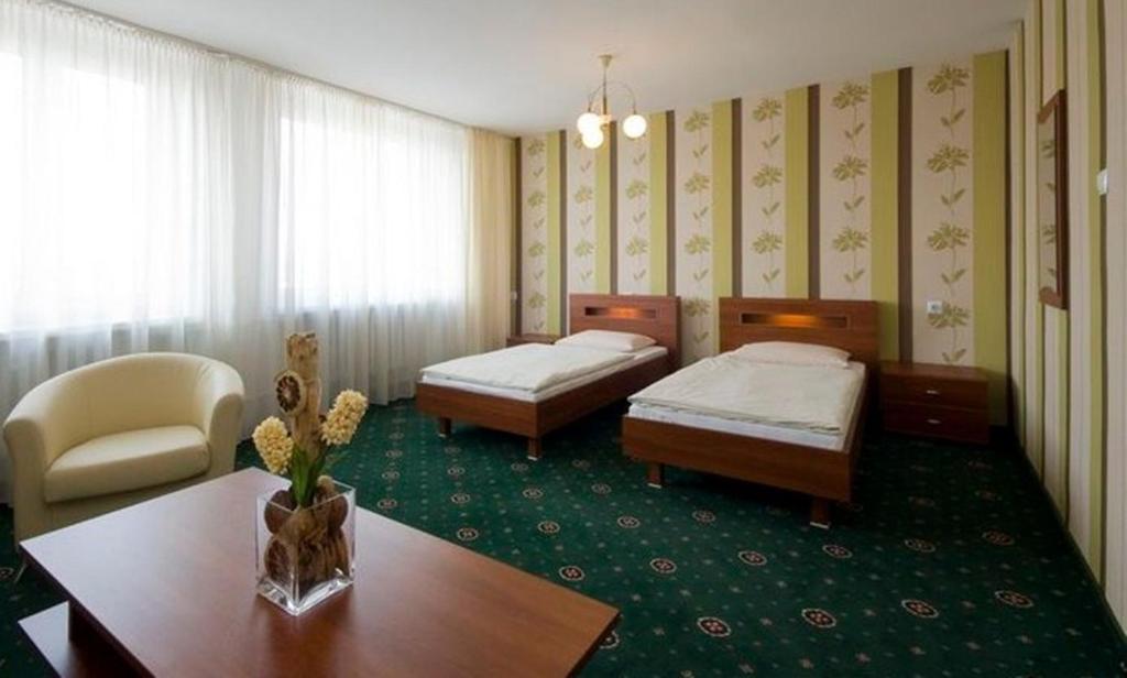 Hotel Naramowice بوزنان الغرفة الصورة